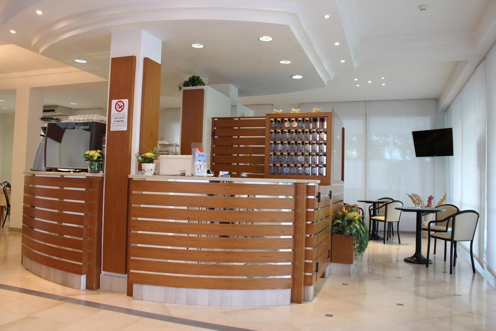 ריצ'יונה Hotel Massimo מראה חיצוני תמונה